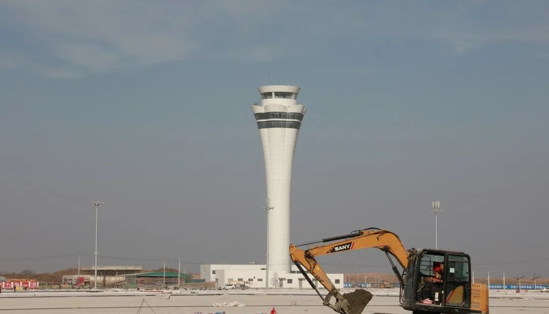 貨運機場屋面及墻面選材方案，壽命可達(dá)50年以上！